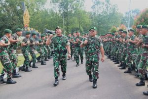Kadisbintalad Brigjen TNI Nursalim Berikan Pembekalan kepada Prajurit dan Persit Yonif Raider 509 Kostrad
