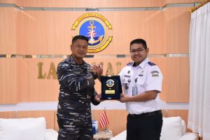 TERUS JALIN SINERGITAS, DANLANTAMAL III BERDIALOG DENGAN KEPALA KANTOR SYAHBANDAR DAN OTORITAS PELABUHAN KELAS IV MARUNDA