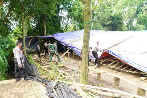 Berantas Penyakit Masyarakat, Divif 2 Kostrad dan Forkopimda Bersihkan Kota Malang Dari Perjudian