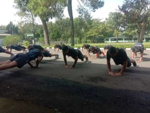 Denhub Divif 2 Kostrad Melaksanakan Latihan Senam Sparko