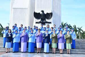 PERINGATI HUT DHARMA PERTIWI KE-59, KORCAB III DJA I IKUTI UPACARA TABUR BUNGA