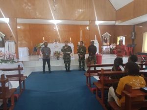 Bantuan Pangkostrad Untuk Puncak Papua, Masyarakat Puncak Papua Semakin Cinta TNI
