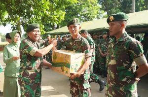 Bazar Ramadhan “Pasar Murah” Serentak Jajaran Divif 1 Kostrad Bantu Ekonomi dan Kembangkan UMKM Warga Sekitar Satuan