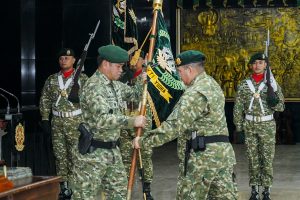 Pangkostrad Letjen TNI Maruli Simanjuntak, M.Sc Pimpin Sertijab Pejabat Kostrad dan Tradisi Korps Prajurit Kostrad