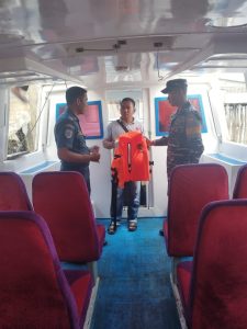TNI AL, Pastikan Keamanan Pelayaran di Laut Aman, Lanal Dumai Laksanakan Pengecekan Alat Keselamatan Kapal