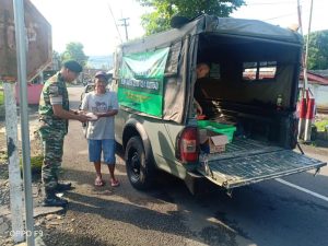 Berbagi Untuk Sesama, Kepedulian Prajurit Buaya Putih Dengan Jumat Berkah