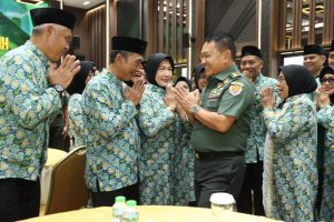 Kasad Berangkatkan Umroh Putra-Putri Pahlawan Revolusi dan PNS Mabesad Jelang Purna Tugas