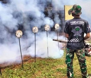 Cegah Wabah DBD, Yonkes Divif 1 Kostrad Laksanakan Fogging