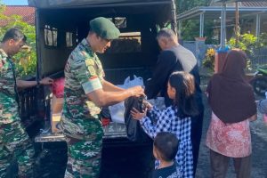 Nikmati Makan Gratis, Masyarakat Semakin Cinta dan Dekat Dengan TNI