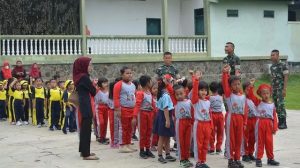 TNI Dekat Dengan Anak Anak, Siswa TK Tri Bakti Suka Ria di Markas Yonzipur 10 Kostrad