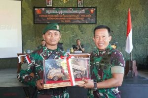 Bekali Prajurit ke Medan Tugas, Aster Panglima TNI Kunjungi Satgas Pamtas RI-Malaysia