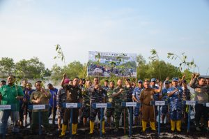 Lanal Dumai Ikut Serta Dalam Puncak Penanaman Mangrove Nasional