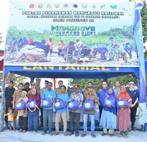 Lantamal I Ikut Serta Laksanakan Penanaman Mangrove Nasional Secara Serentak Oleh Jajaran TNI Di Seluruh Indonesia Tahun 2023