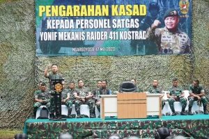 Tinjau Kesìapan Prajurit Emban Tugas Negara, Pangdivif 2 Kostrad Dampingi Kasad di Yonif MR 411 Kostrad