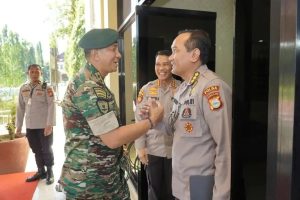 Solid dan Sinergi TNI-POLRI, Pangdivif 3 Kostrad Sambangi Kapolda Sulsel