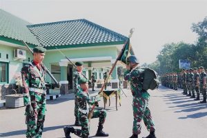 Teruskan Tradisi Pendahulu, Yonif R 509 Kostrad Sambut Dengan Tradisi Personel Baru