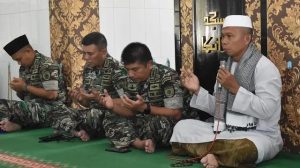 Prajurit Brigif Raider 9 Kostrad Gelar Doa Bersama Dalam Rangka Kejurnas Pencak Silat Piala Kasad Ke-1 Tahun 2023