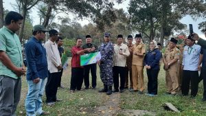 Peninjauan Kegiatan Pembinaan Potensi Maritim Karya Bakti Lanal Bengkulu