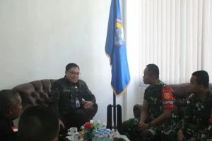 Bangun Sinergitas di Tapal Batas, Satgas Pamtas Ri-Malaysia Yonarmed 10 Kostrad Coffe Break di PLBN dan Bea Cukai Badau