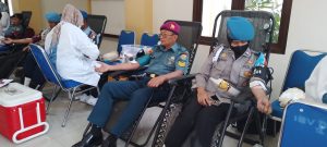 Komandan Beserta Prajurit Lanal Bandung Ikuti Donor Darah Dalam Rangka HUT POM Corp Polisi Militer Angkatan Darat ke-77 Tahun 2023