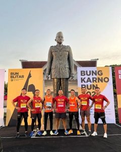 Taklukan Jalanan Kota Blitar, Pelari Yonif PR 501 Kostrad Juara 1 Bung Karno Run