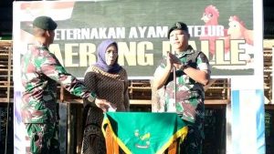 Telur Ayam Pendukung Ketahanan Pangan, Danyonif PR 432 Kostrad Sumbang Ayam Petelur