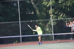 Luangkan Waktu Untuk Tetap Bugar, Tenis Lapangan Bersama Pangdivif 1 Kostrad