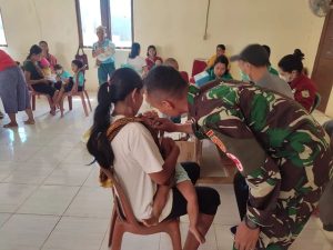 Kebal Dari Penyakit di Perbatasan, Satgas Pamtas Brajamusti Berikan Imunisasi