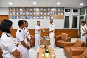 LANTAMAL III JAKARTA TERIMA KUNJUNGAN KEHORMATAN COMMANDER OF INDIA INS SHIVALIK