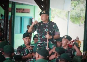 Dekat Dengan Prajurit Rajut Ikatan Batin, Pangdivif 3 Kostrad di Yonif R 755 Kostrad