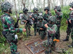 Regu Kompi Senapan Masuk Hutan Cimarga, Lattis TK Regu Yonif M 318 Kostrad Kostrad