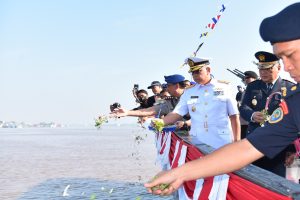 Danlantamal XII Hadiri Upacara Tabur Bunga Dalam Rangka HUT Bhayangkara Ke-77