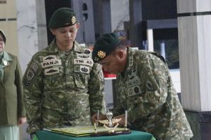 Pangdivif 1 Kostrad Pimpin Acara Penyerahan Jabatan Dansat Divif 1 Kostrad