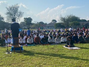 Lanal Bintan Selenggarakan Sholat Idul Adha 1444 H / 2023 M Bersama Lapisan Masyarakat Bintan Utara dan Jajaran TNI AL di Tanjung Uban