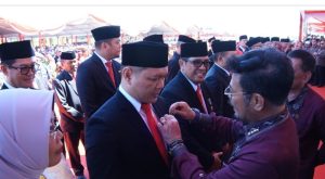 Bupati ini satu-satunya yang meraih penghargaan Satyalancana Wira Karya