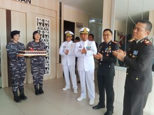 Sinergitas TNI-Polri, Lanal Bintan Beri Kejutan Polres Bintan Dalam Rangka HUT Bhayangkara Ke-77 Tahun 2023