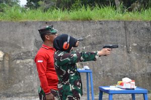 Prajurit Pangkalan TNI AL Dumai Tingkatkan Kemampuan Menembak dan Berenang Menghadapi Uji Pangkalan Glagaspur Tingkat P1 dan P2
