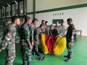 Denpandutaikam Brigif PR 3 Kostrad Latih Prajuritnya Kuasai Pelipatan Payung Freefall dan Statik
