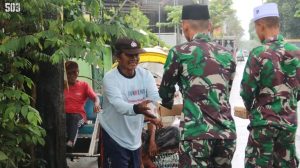 Dengan Semangat Ikhlas, Prajurit Yonif Raider 509 Kostrad Berbagi Keberkahan