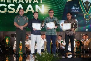 Pangkostrad Letjen TNI Maruli Simanjuntak, M. Sc., Hadiri KASAD Award 2023