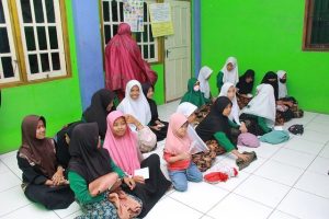 Berbagi itu Indah, Yonif Raider 754 Berbagi dengan Pondok Pesantren Hidayatush Shibyan