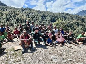 Tak Mau Ditinggal, Masyarakat Dal Ucapkan Selamat Tinggal Kepada Satgas Yonif Raider 321 Kostrad, Penuh Suka dan Duka di Papua Pegunungan