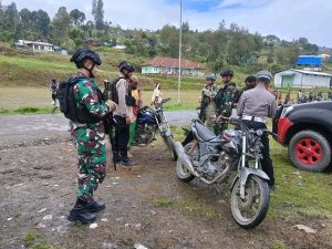 Jaga Kondusifitas Keamanan di Intan Jaya, Satgas Yonif PR 330 Bersinergi dengan Aparat Keamanan Gelar Sweeping Terpadu