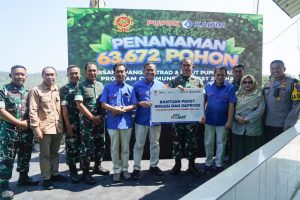 Pangkostrad dan Dirut Pupuk Kaltim Tanam 63.672 Pohon Program Community Forest