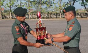 Pemberian Reward Penghargaan Kepada Prajurit Prestasi