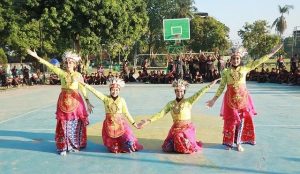 Di Papua Bahagiakan Rakyat, di Karawang Yonif PR 305 Kostrad Sejahterakan Istri dan Anak