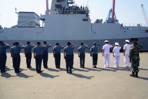 LANTAMAL III JAKARTA LEPAS KEBERANGKATAN KAPAL PERANG INDIA INS KOLKATA (D63) DAN INS SAHYADRI (F49)