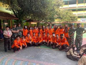 Tumbuhkan Wawasan Kebangsaan, Prajurit Kikav 1 Kostrad Latih PBB Siswa SMAN 78 Jakarta
