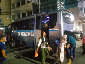 Akibat Cuaca Buruk l, Speed Boat Penumpang Rute Tembilahan-Tanjungpinang Diselamatkan Posbinpotmar TNI AL Lobam