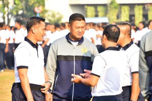 DANLANTAMAL III JAKARTA IKUTI PELEPASAN KONTINGEN TNI AL DALAM KEJUARAAN OLAHRAGA PIALA PANGLIMA TNI TAHUN 2023